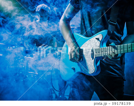 Performance of the rock band. 39178139