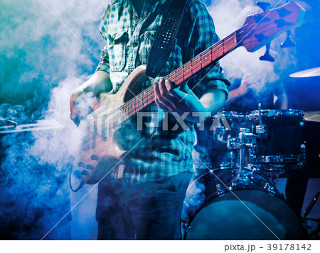 Performance of the rock band. 39178142