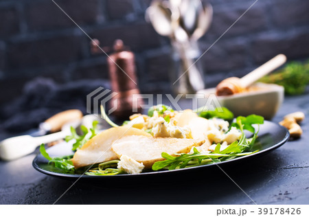 pear with cheese pear with cheese 39178426