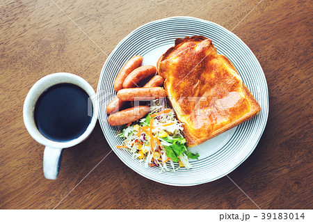 コーヒー トースト 朝食 ランチ 39183014