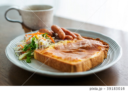 トースト 朝食 ランチ 39183016