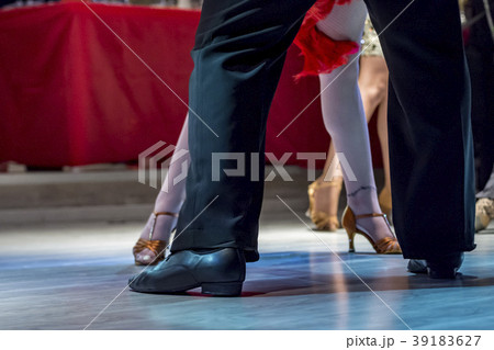 young couple dancing latin young couple dancing latin 39183627