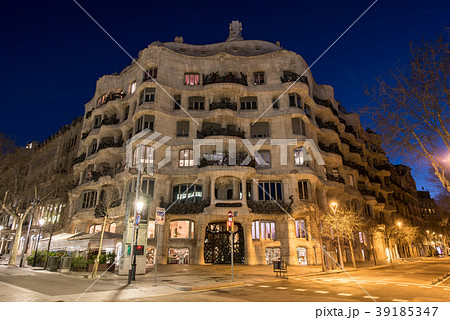 バルセロナ　カサ・ミラ 39185347