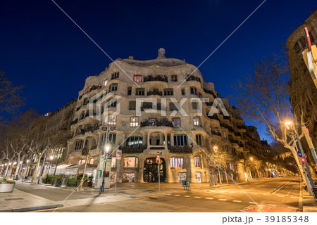 バルセロナ　カサ・ミラ 39185348