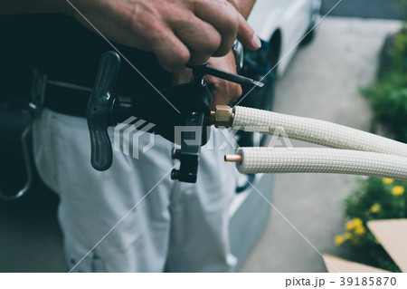 installation of an air conditioner installation of an air conditioner 39185870