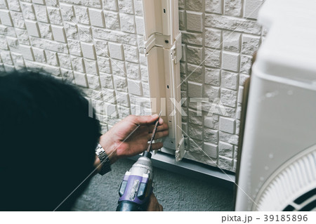 installation of an air conditioner 39185896