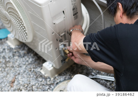 installation of an air conditioner installation of an air conditioner 39186462