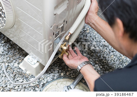 installation of an air conditioner installation of an air conditioner 39186467