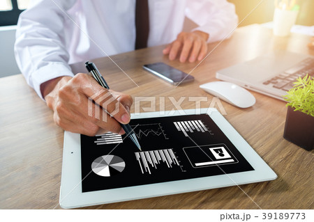 Business man working at office Business man working at office 39189773