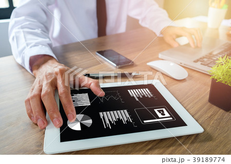 Business man working at office Business man working at office 39189774