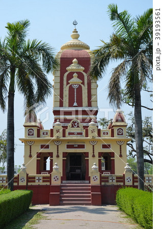 Old Hindu temple in Kushinagar, India 39193561