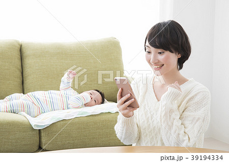赤ちゃんとママ 39194334