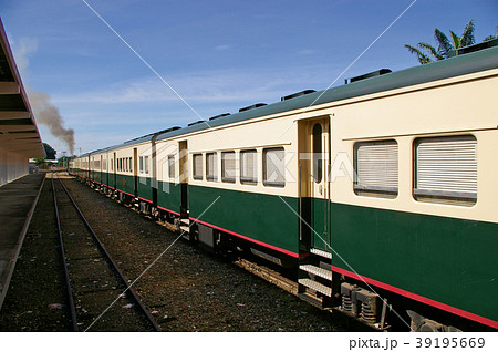 北ボルネオ鉄道の観光列車 39195669