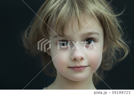 Portrait of a beautiful little girl 39199725