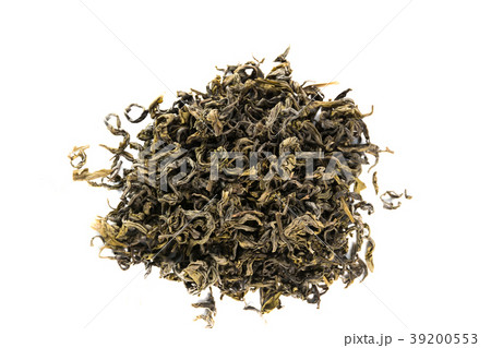 dry tea leaves on white background.top view 39200553