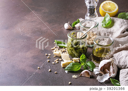 Basil pesto sauce Basil pesto sauce 39201366