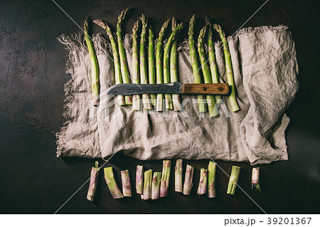 Young Green asparagus Young Green asparagus 39201367