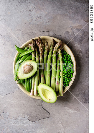 Young Green asparagus Young Green asparagus 39201369