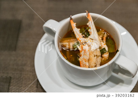 Thai Crab tom yum spicy chowder soup 39203162
