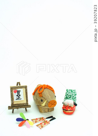年賀状素材(亥年) 39207823