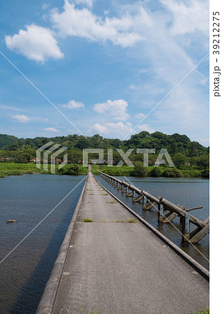 島根県雲南市木次町の斐伊川にかかる冠水橋 39212275
