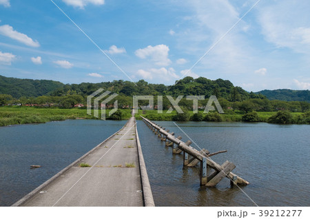 島根県雲南市木次町の斐伊川にかかる冠水橋 39212277