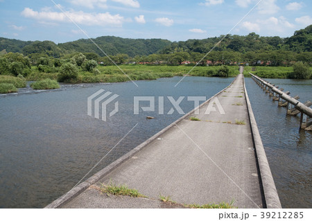 島根県雲南市木次町の斐伊川にかかる冠水橋 39212285