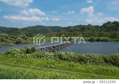 島根県雲南市木次町の斐伊川にかかる冠水橋 39212295