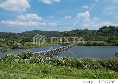 島根県雲南市木次町の斐伊川にかかる冠水橋 39212297