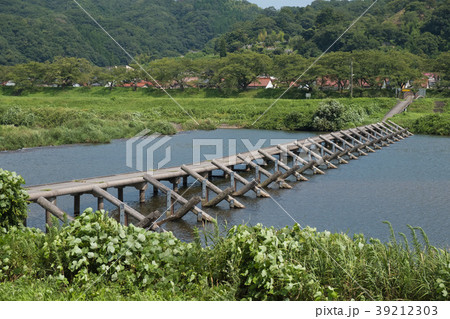 島根県雲南市木次町の斐伊川にかかる冠水橋 39212303