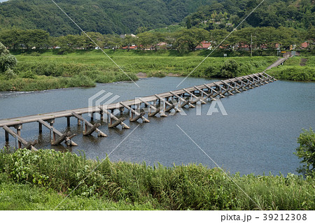島根県雲南市木次町の斐伊川にかかる冠水橋 39212308