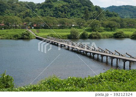 島根県雲南市木次町の斐伊川にかかる冠水橋 39212324