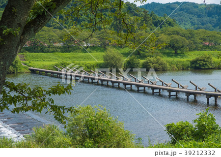 島根県雲南市木次町の斐伊川にかかる冠水橋 39212332