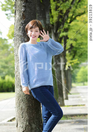 若い女性 39213819