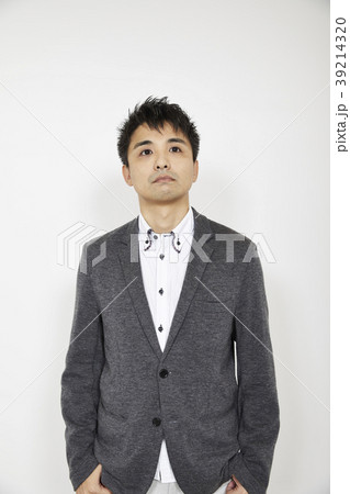 男性　ポートレート 39214320