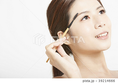 女性　ビューティーシリーズ　メイクアップ 39214666