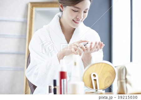 女性 スキンケア 女性 スキンケア 39215030