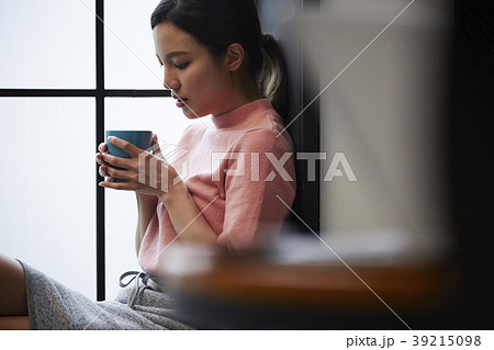女性 リラックス 女性 リラックス 39215098