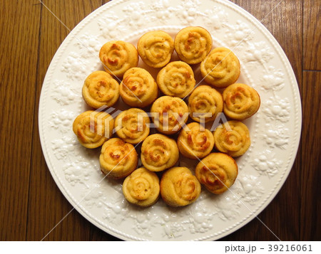 薔薇の焼き菓子 薔薇の焼き菓子 39216061