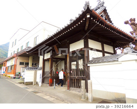 第七十二番曼荼羅寺仁王門 39216664