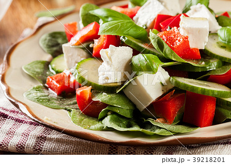 Fresh spinach salad with feta Fresh spinach salad with feta 39218201