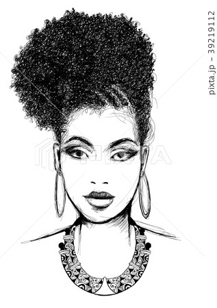 Portrait of african woman with necklace 39219112