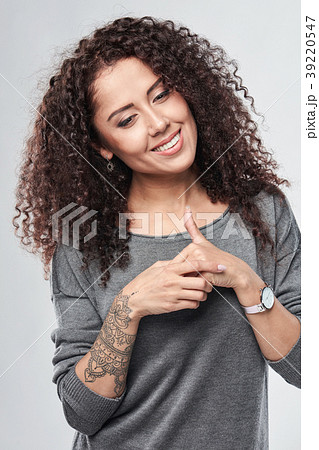 Happy smiling woman 39220547