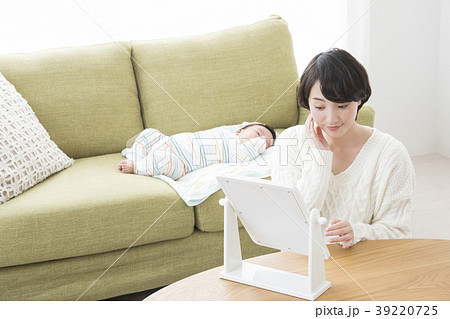 赤ちゃんとママ 39220725