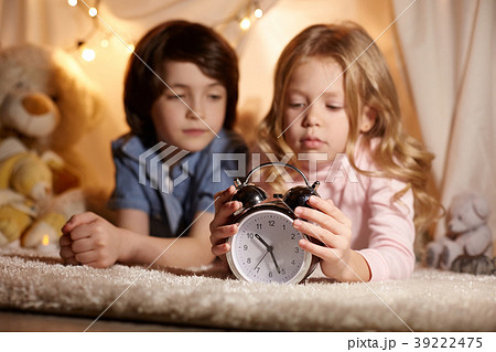 Children have fun time in playroom 39222475