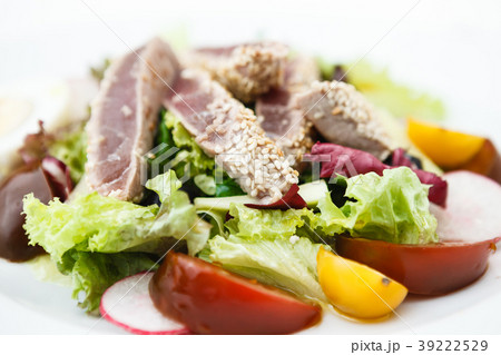 Tuna salad with tomatoes Tuna salad with tomatoes 39222529