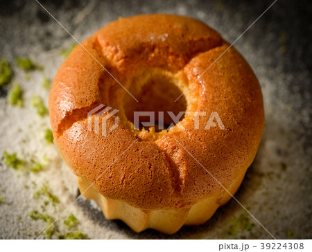 シフォンケーキ デザート スウィーツ 39224308