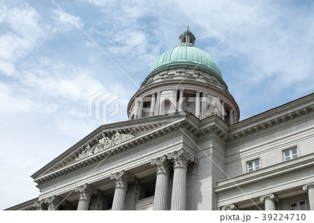 View of dome Singapore's Supreme Court. 39224710