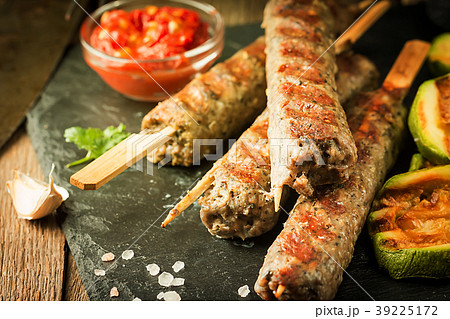 Minced meat kebab 39225172