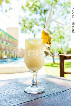 Cold pina colada cocktail Cold pina colada cocktail 39225205